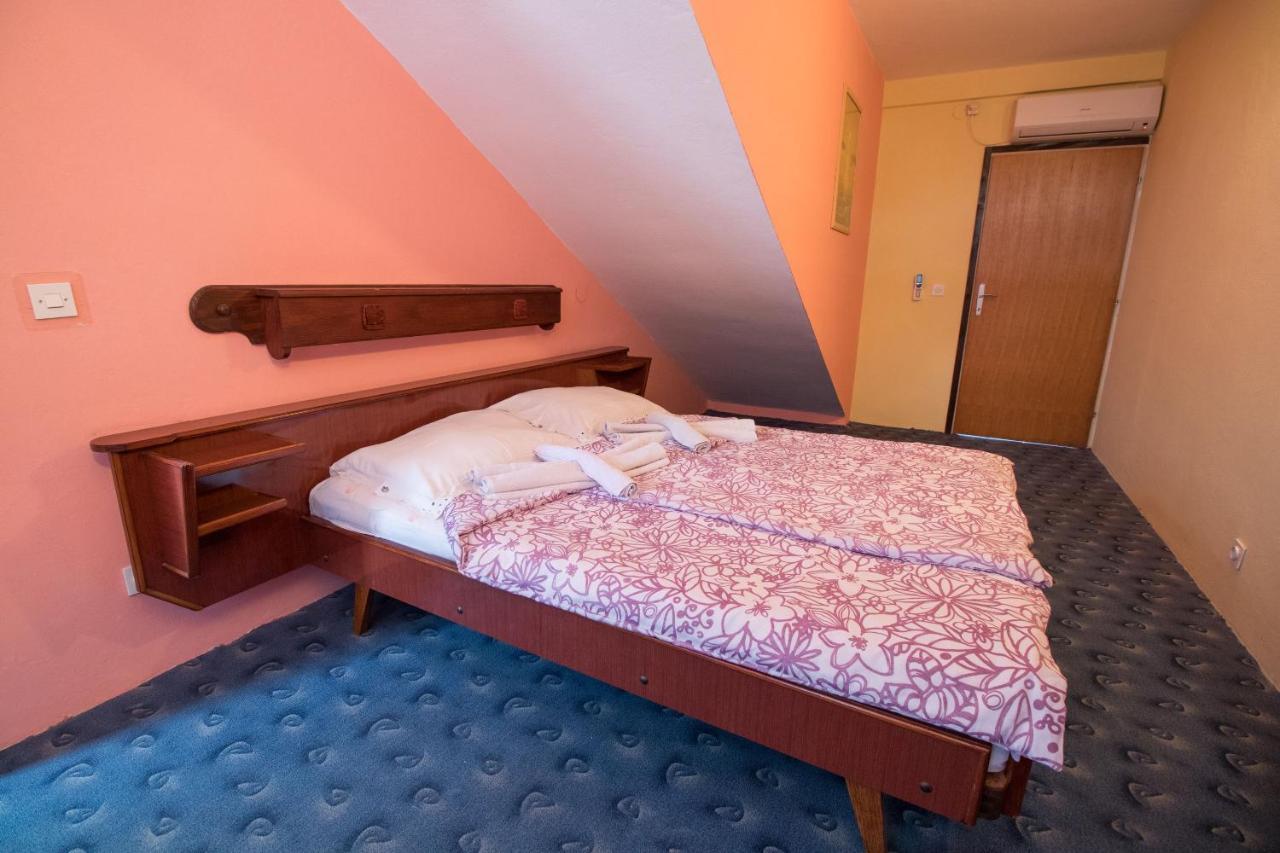 Apartments Zeljka Mundanije Kültér fotó